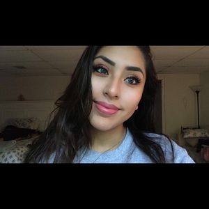 Meet your Posher, Alison